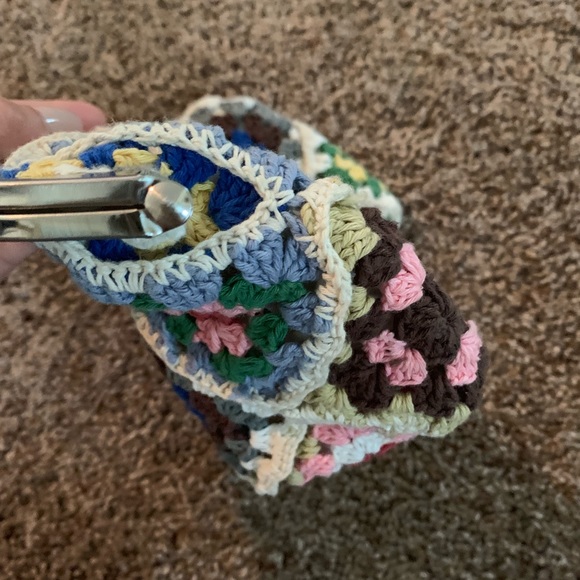 NWOT multi color crochet clutch - Picture 4 of 8